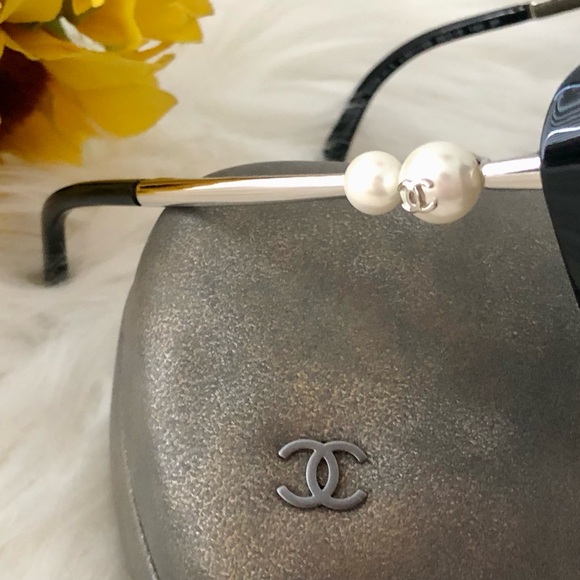 Auth Chanel Black cat eye sunglasses with CC faux pearls/New w.o Tags/Stylish - Picture 3 of 15